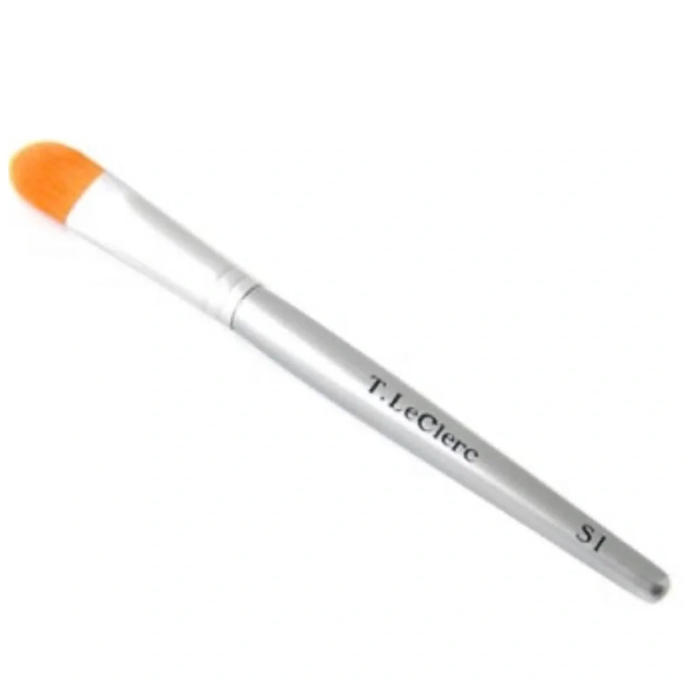 T. LeClerc Contour & Concealer Brush
